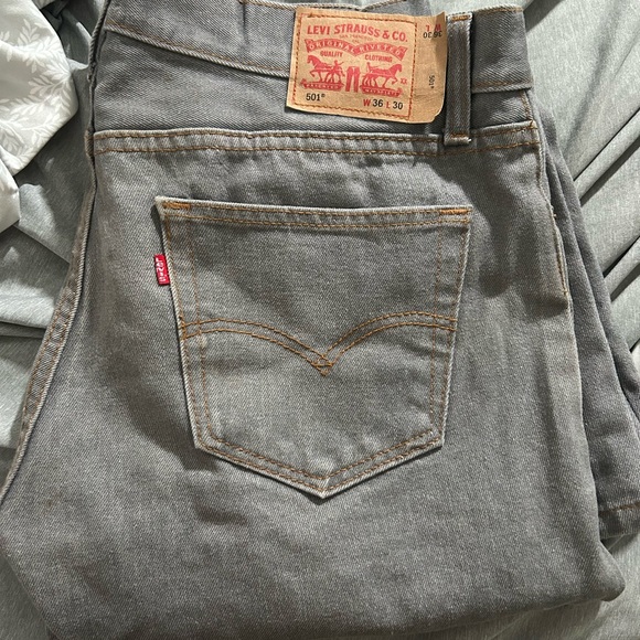 Levi's Gray Denim Jeans with Tan Label - Picture 10 of 15